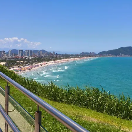 Apartamento ótima localização Guarujá-Enseada-2